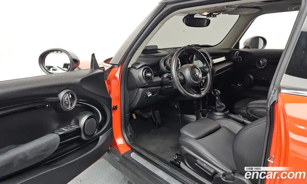 Mini Cooper 2019 1.5 Автомат в Москве № 167160, фото 20