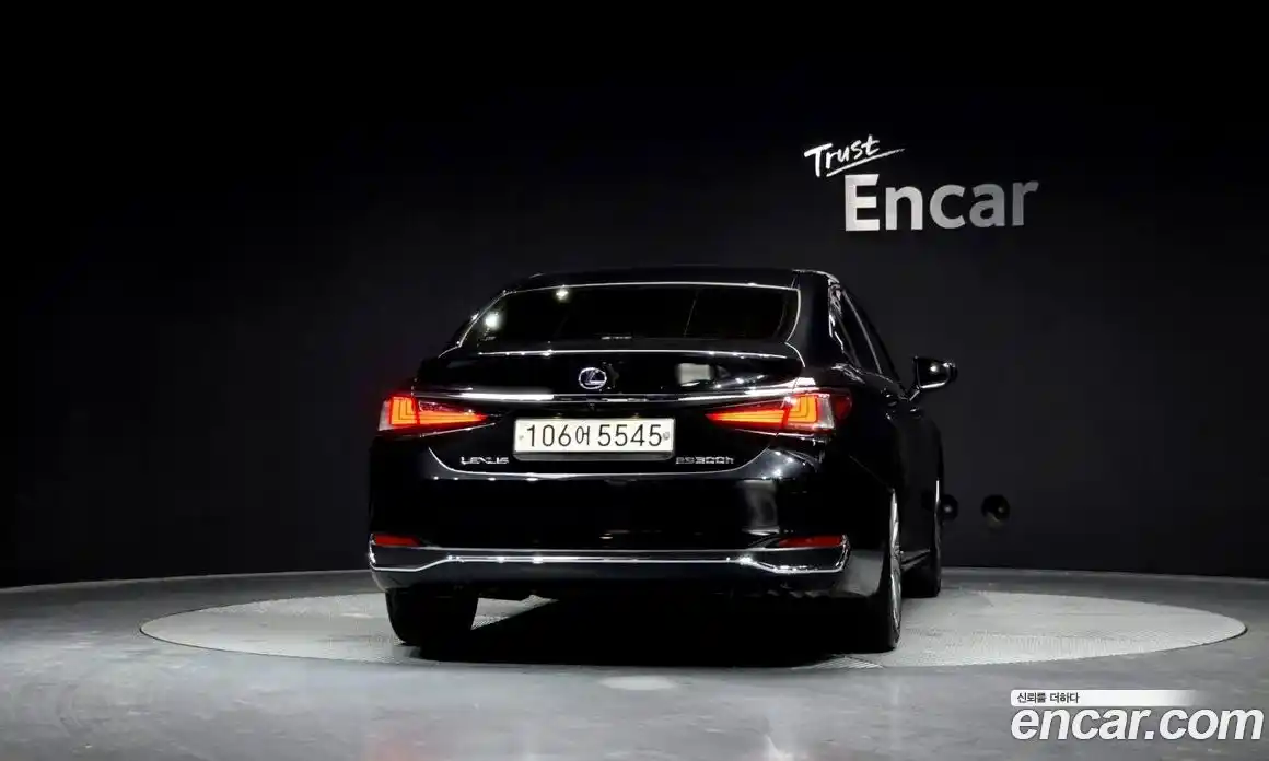 Lexus ES 2021 2.5 Автомат в Москве № 168258, фото 1