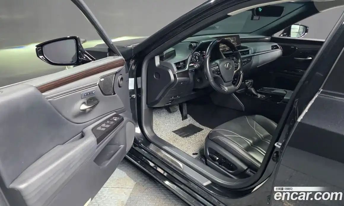 Lexus ES 2021 2.5 Автомат в Москве № 168258, фото 19