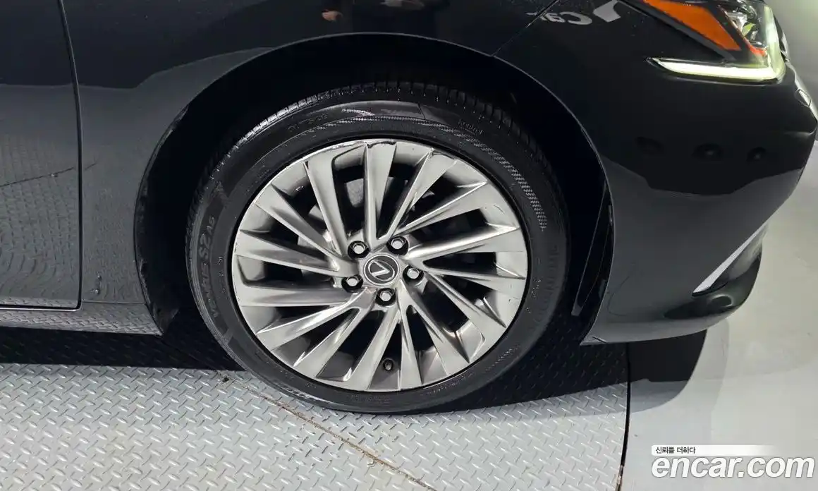 Lexus ES 2021 2.5 Автомат в Москве № 168258, фото 8