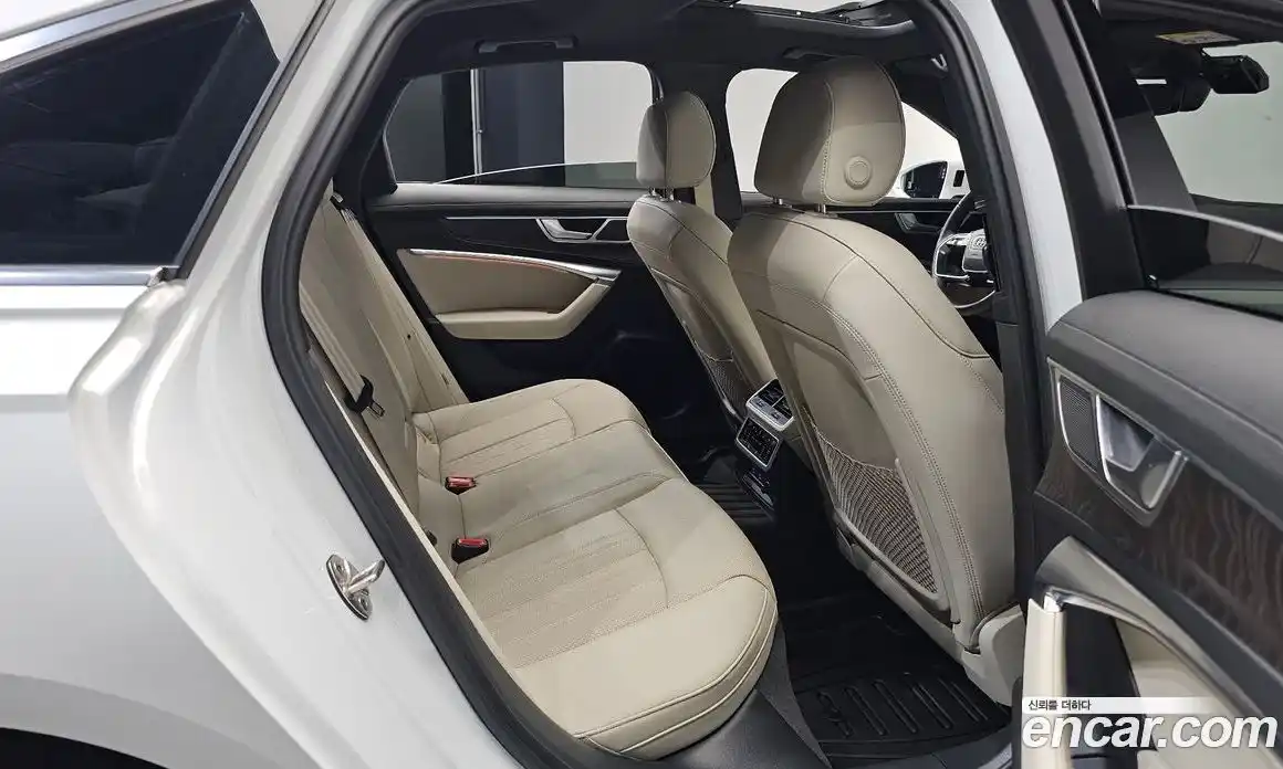 Audi A6 2023 2.0 Автомат в Москве № 176688, фото 14