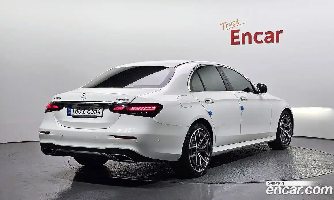 Mercedes-Benz E-Class 2021 1.9 Автомат в Москве № 177247, фото 9