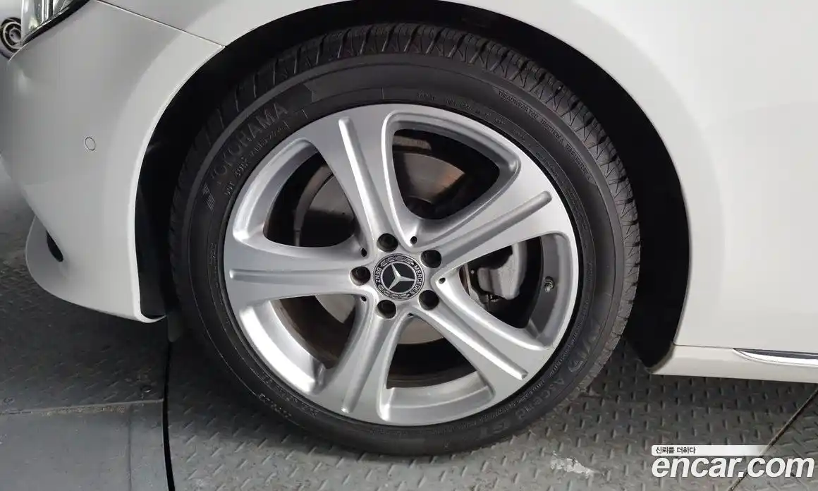 Mercedes-Benz E-Class 2018 2.0 Автомат в Москве № 178887, фото 18