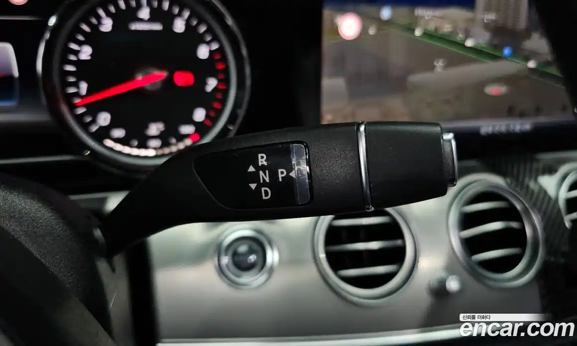 Mercedes-Benz E-Class 2018 2.0 Автомат в Москве № 178887, фото 3