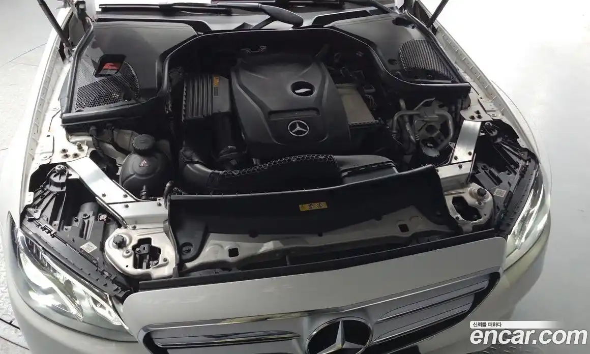 Mercedes-Benz E-Class 2018 2.0 Автомат в Москве № 178887, фото 9