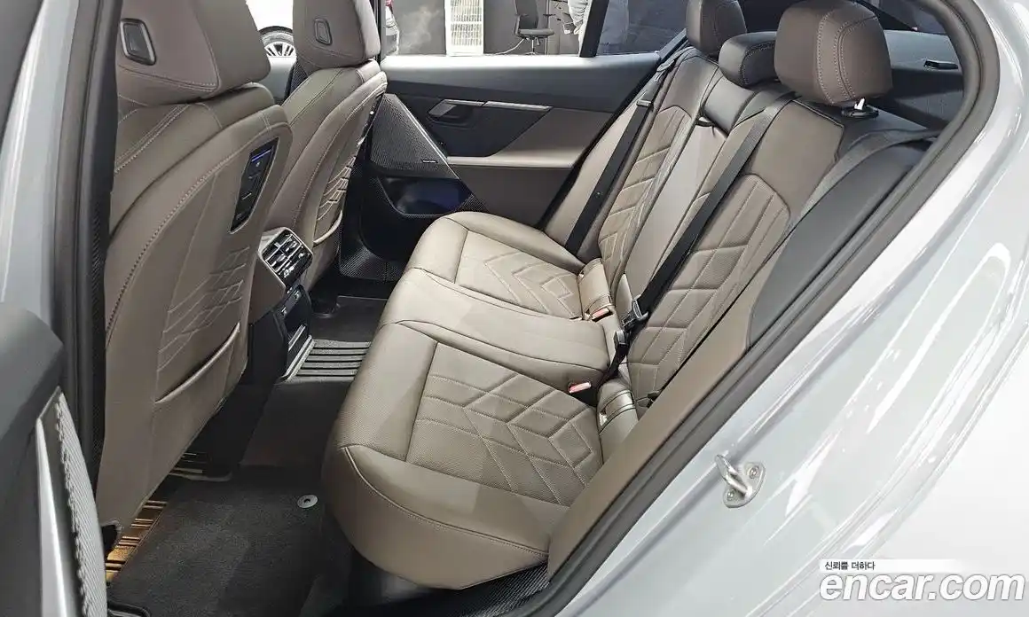 BMW 5-Series 2025 2.0 Автомат в Москве № 187251, фото 13