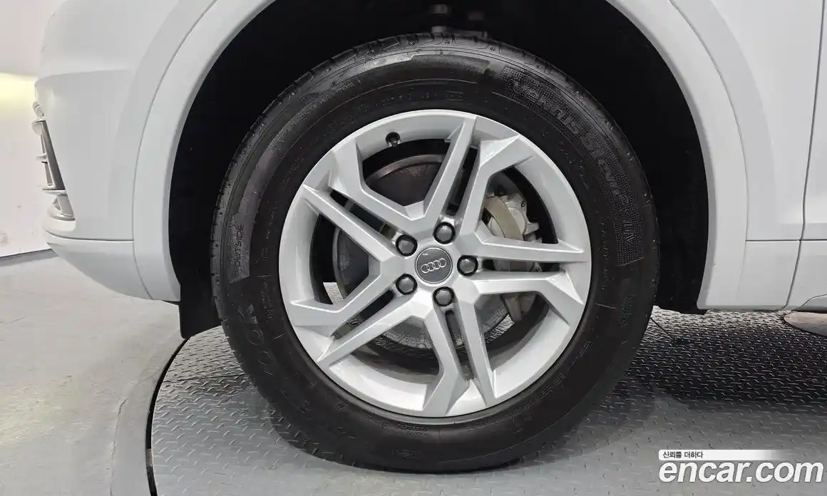 Audi Q5 2020 2.0 Автомат в Москве № 192534, фото 6