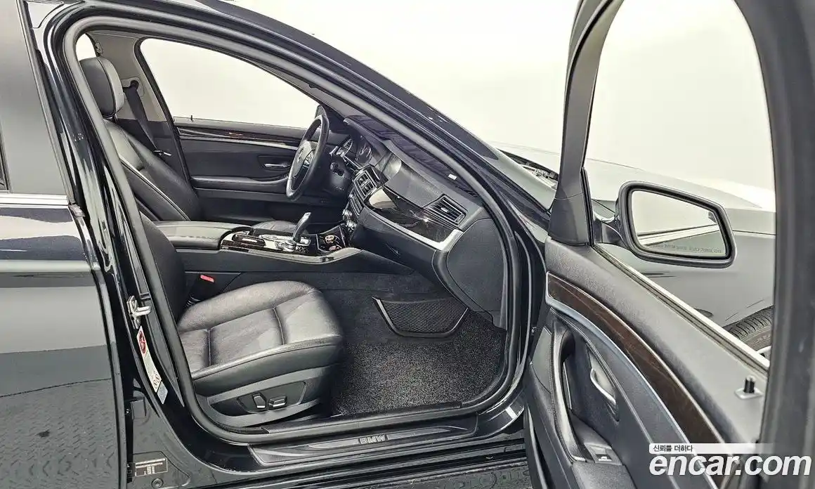 BMW 5-Series 2012 2.0 Автомат в Москве № 192893, фото 3