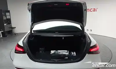 Mercedes-Benz E-Class 2022 2.0 Автомат в Москве № 193838, миниатюра 11