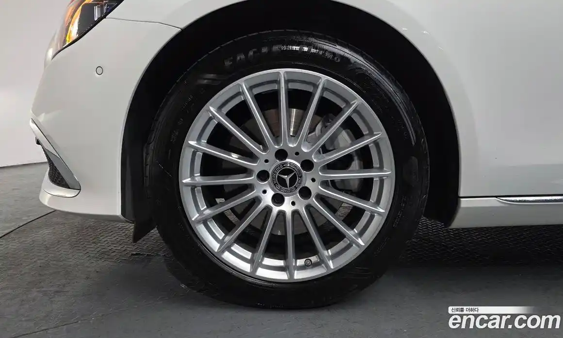 Mercedes-Benz E-Class 2022 2.0 Автомат в Москве № 193838, фото 14