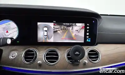 Mercedes-Benz E-Class 2022 2.0 Автомат в Москве № 193838, миниатюра 3