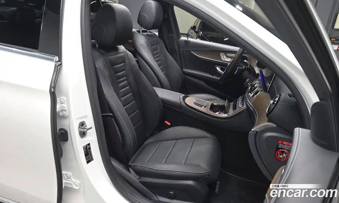 Mercedes-Benz E-Class 2022 2.0 Автомат в Москве № 193838, фото 6