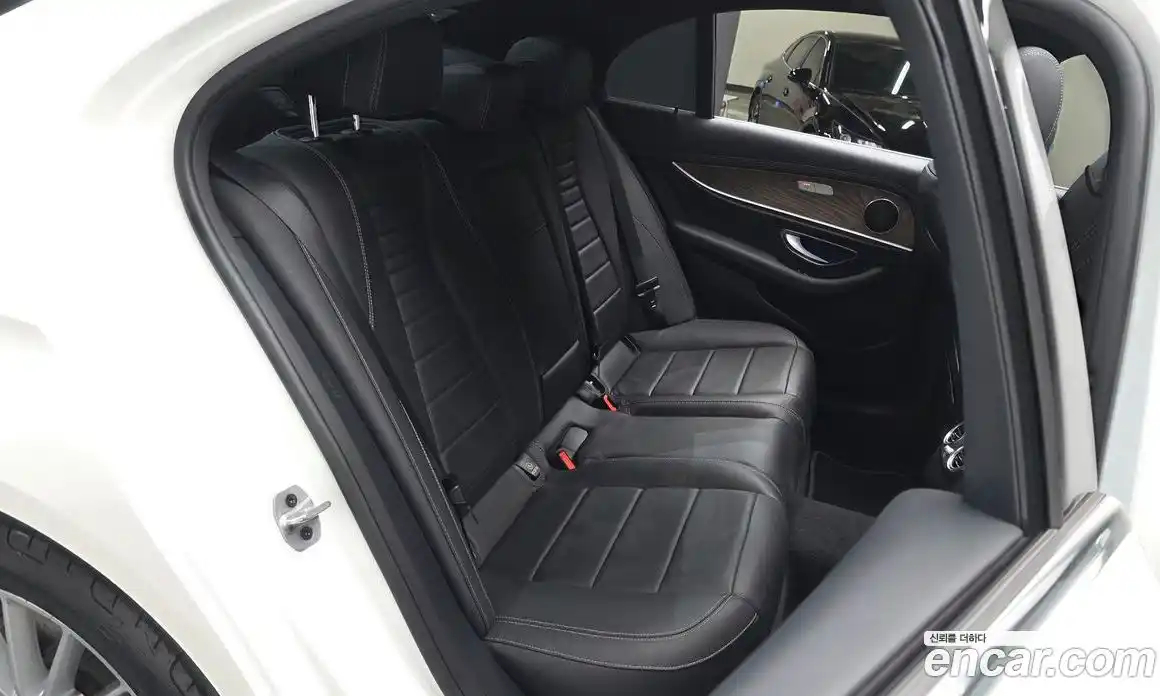 Mercedes-Benz E-Class 2022 2.0 Автомат в Москве № 193838, фото 7