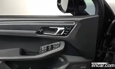 Porsche Macan 2019 2.0 Автомат в Москве № 197477, миниатюра 8