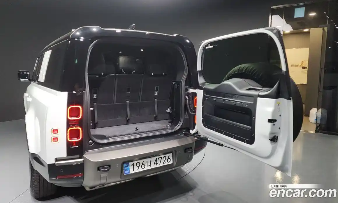 Land Rover Defender 2024 3.0 Автомат в Москве № 198082, фото 19