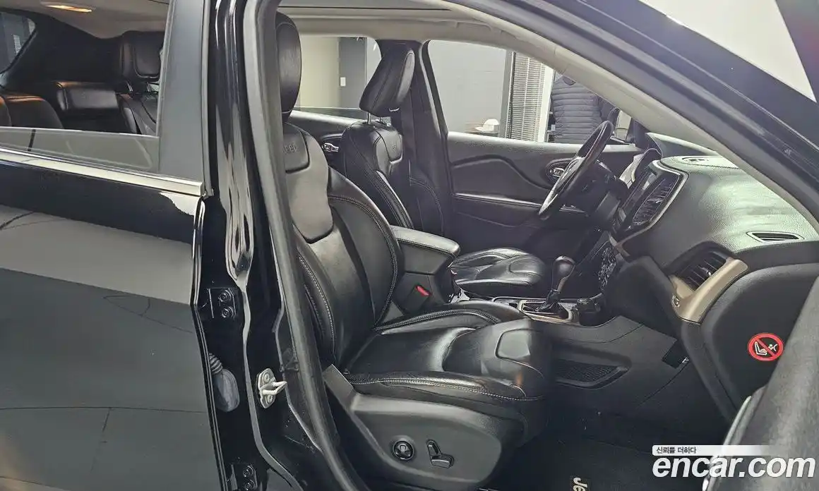 Jeep Cherokee 2017 2.4 Автомат в Москве № 199459, фото 13