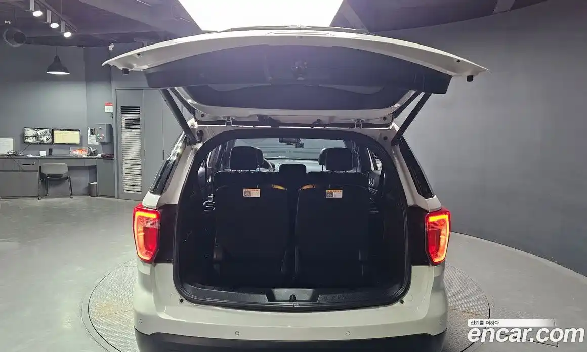 Ford Explorer 2017 2.3 Автомат в Москве № 199745, фото 9