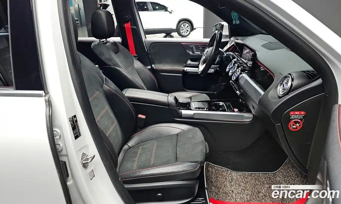 Mercedes-Benz GLB-Class 2021 2.0 Автомат в Москве № 211943, фото 4