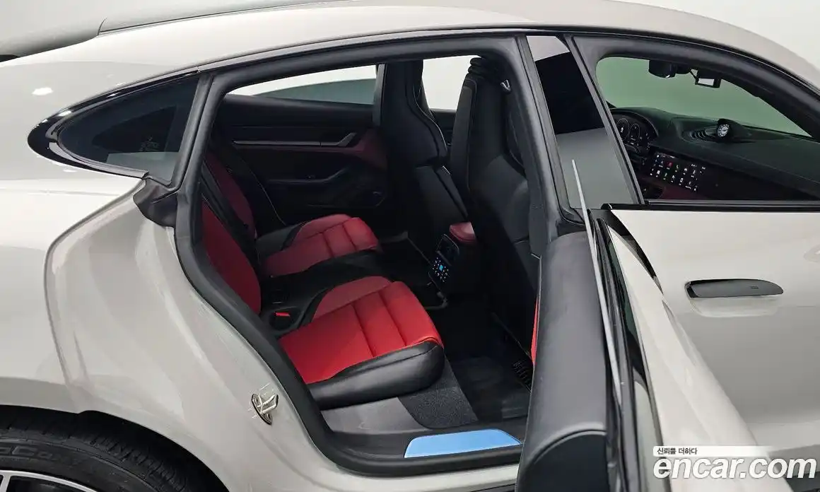 Porsche Taycan 2025 0.1 Автомат в Москве № 212966, фото 1