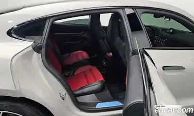 Porsche Taycan, 2025