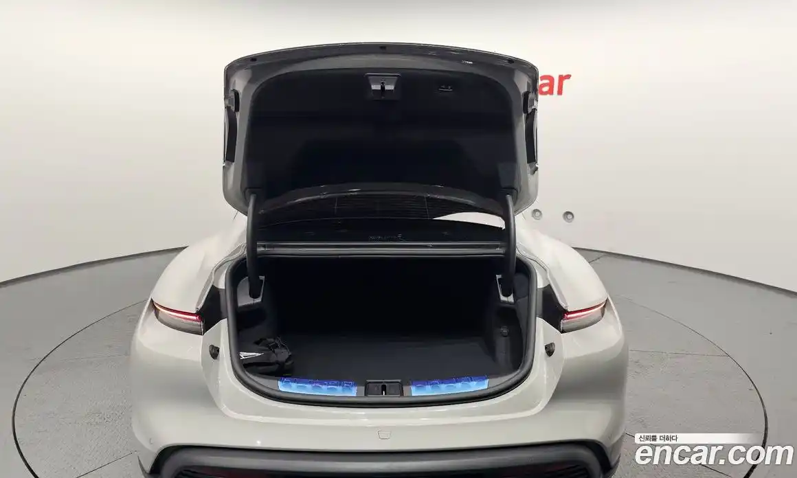 Porsche Taycan 2025 0.1 Автомат в Москве № 212966, фото 18