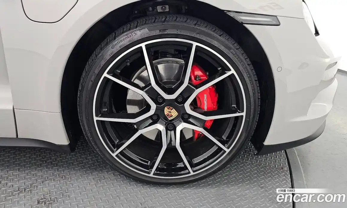 Porsche Taycan 2025 0.1 Автомат в Москве № 212966, фото 9