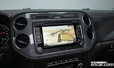 Volkswagen Tiguan 2014 2.0 Автомат в Москве № 223652, миниатюра 5