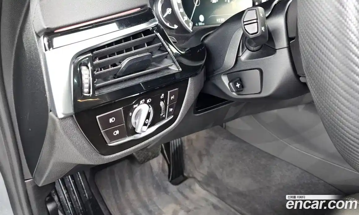 BMW 5-Series 2018 2.0 Автомат в Москве № 229192, фото 1