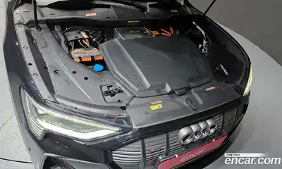 Audi e-tron 2022 0.2 Автомат в Москве № 229701, миниатюра 5