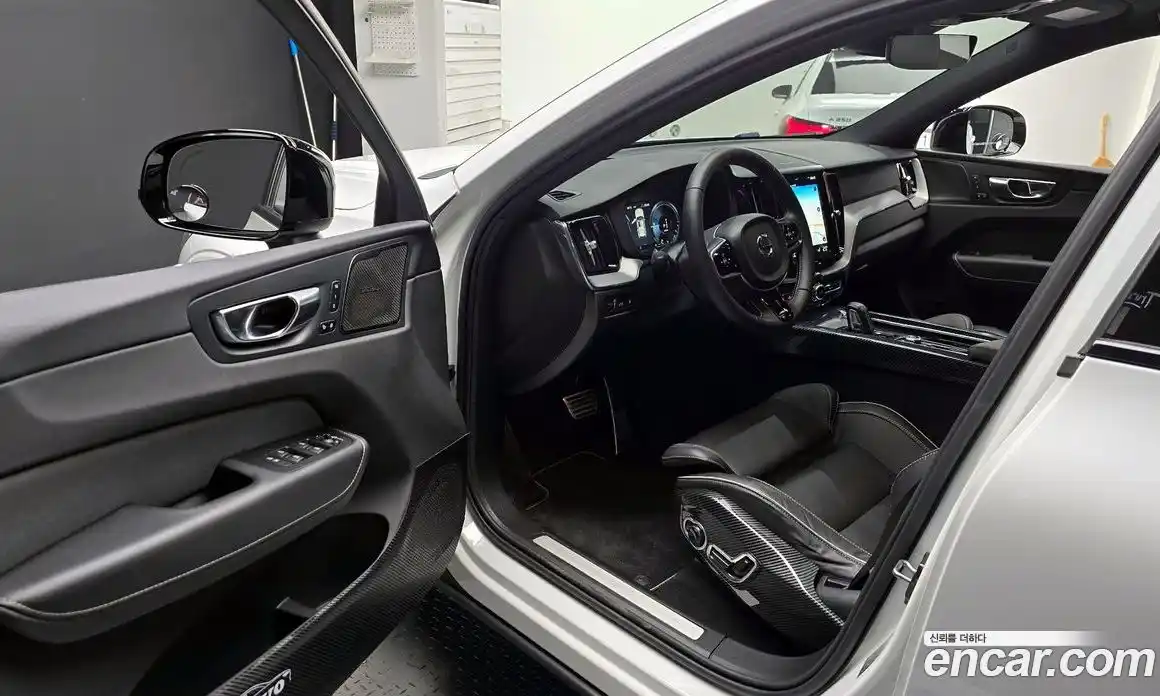 Volvo XC60 2021 2.0 Автомат в Москве № 230586, фото 13