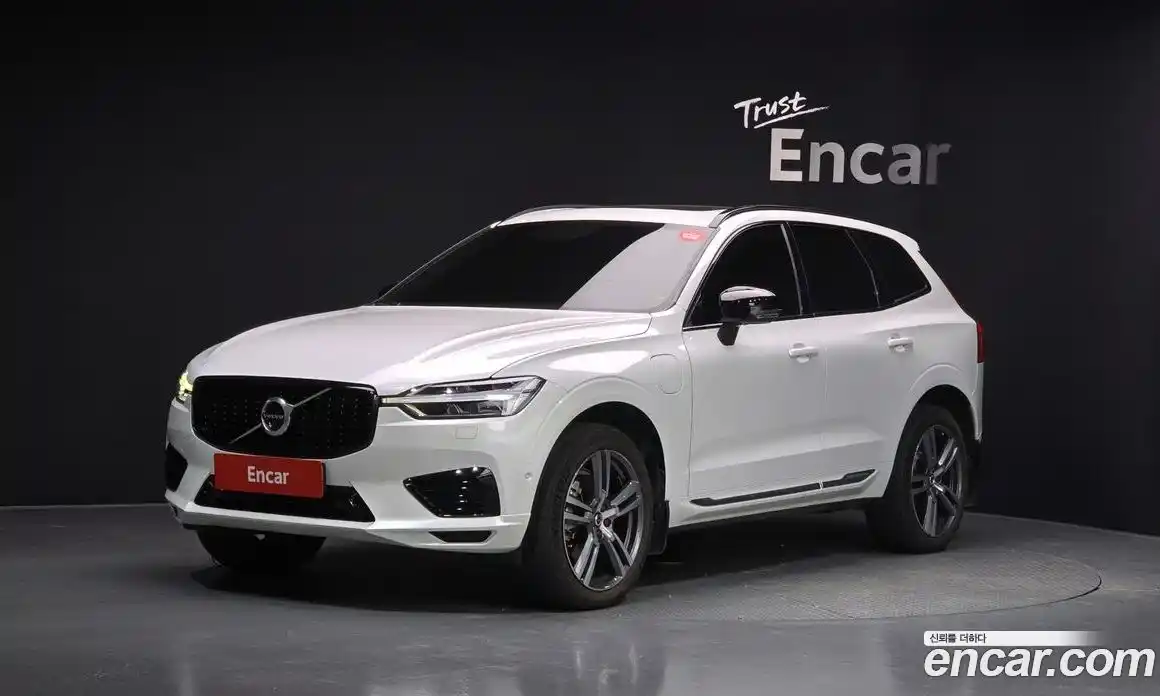 Volvo XC60 2021 2.0 Автомат в Москве № 230586, фото 3