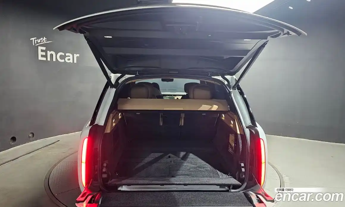 Land Rover Range-Rover 2023 4.4 Автомат в Москве № 231268, фото 12