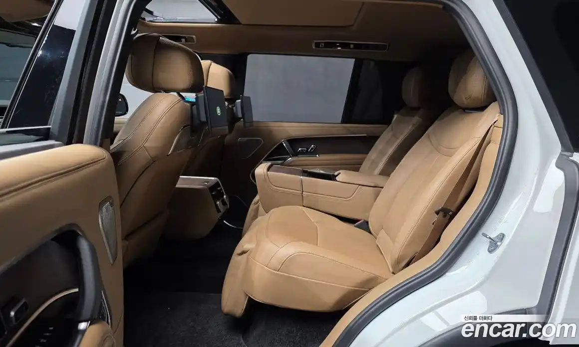 Land Rover Range-Rover 2023 4.4 Автомат в Москве № 231268, фото 16