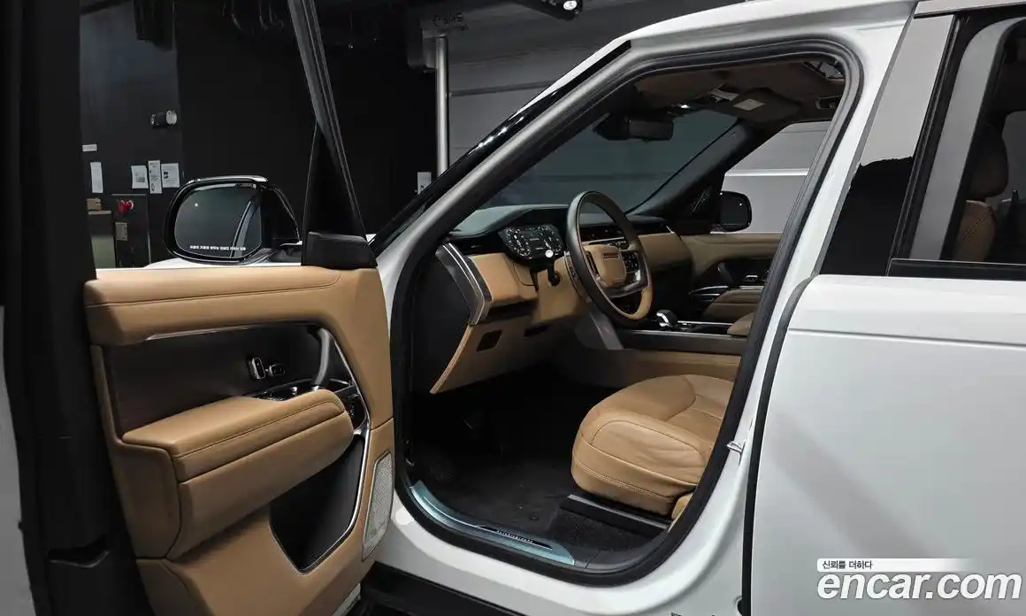 Land Rover Range-Rover 2023 4.4 Автомат в Москве № 231268, фото 8