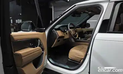 Land Rover Range-Rover 2023 4.4 Автомат в Москве № 231268, миниатюра 8