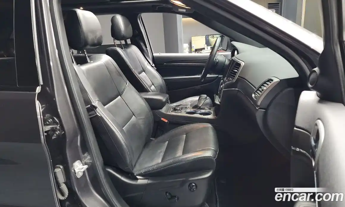 Jeep Cherokee 2018 3.6 Автомат в Москве № 232506, фото 19