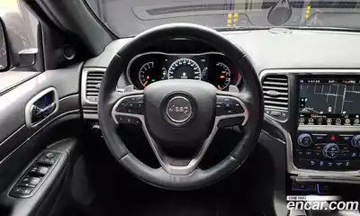 Jeep Cherokee 2018 3.6 Автомат в Москве № 232506, миниатюра 3