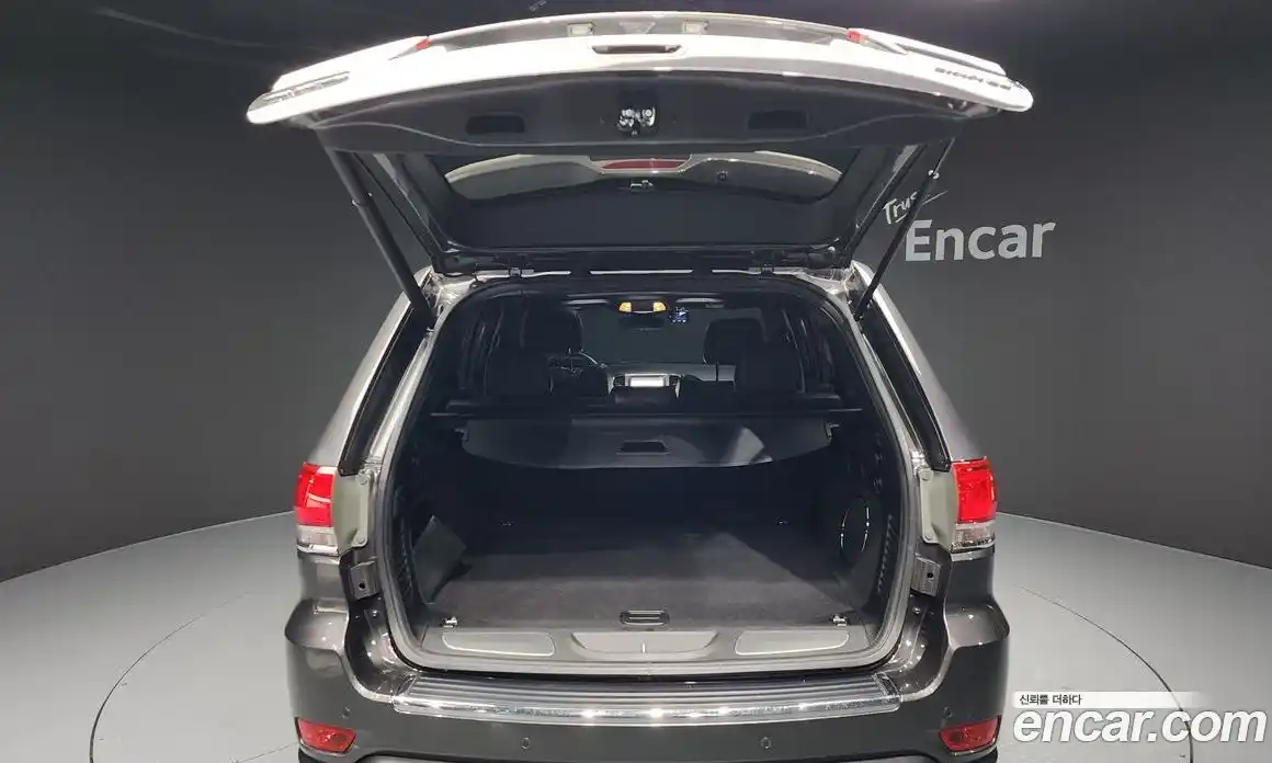 Jeep Cherokee 2018 3.6 Автомат в Москве № 232506, фото 4