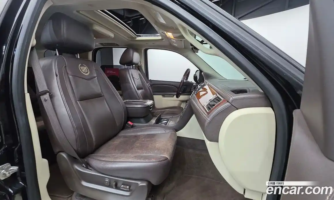 Cadillac Escalade 2012 6.2 Автомат в Москве № 256477, фото 15