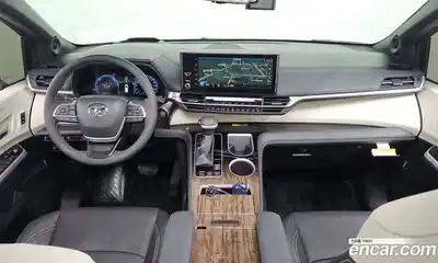 Toyota Sienna 2025 2.5 Автомат в Москве № 279204, миниатюра 2