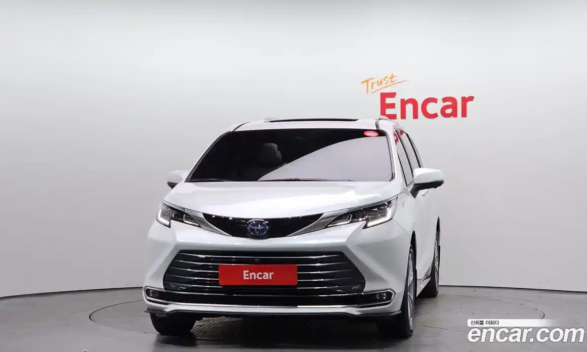 Toyota Sienna 2025 2.5 Автомат в Москве № 279204, фото 8