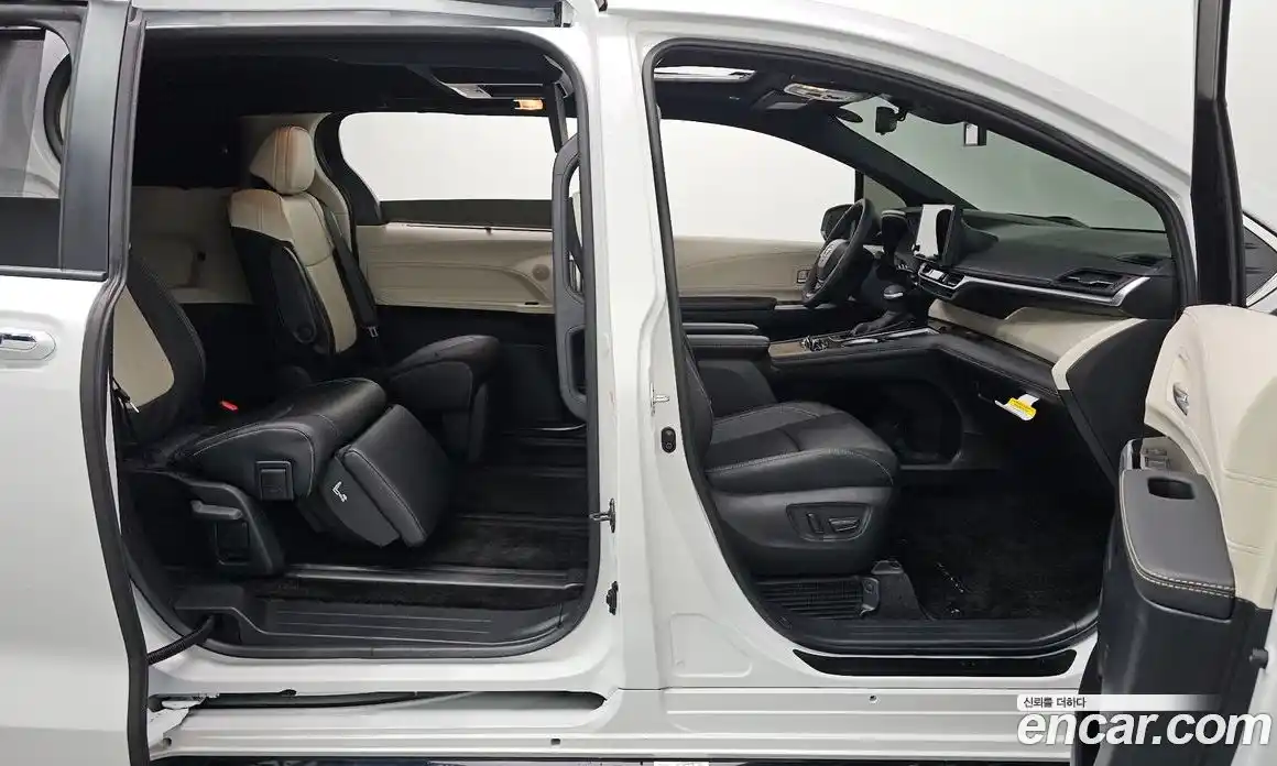 Toyota Sienna 2025 2.5 Автомат в Москве № 279204, фото 10