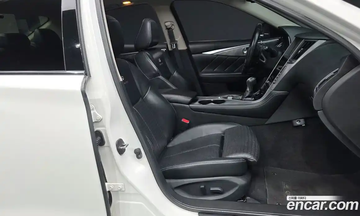 Infiniti Q50 2016 3.5 Автомат в Москве № 284126, фото 19