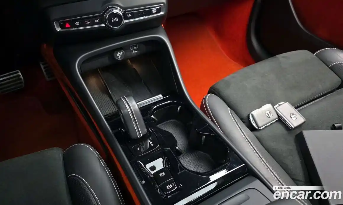 Volvo XC40 2020 2.0 Автомат в Москве № 312520, фото 11