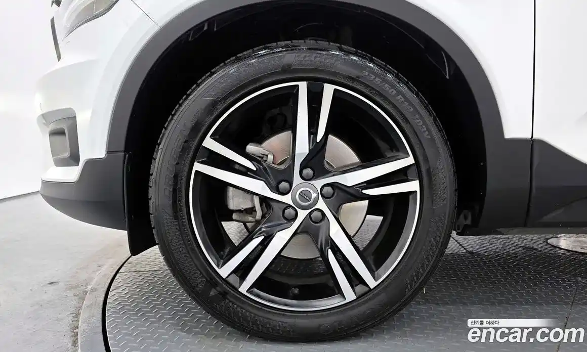 Volvo XC40 2020 2.0 Автомат в Москве № 312520, фото 17