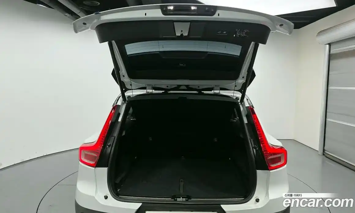 Volvo XC40 2020 2.0 Автомат в Москве № 312520, фото 20