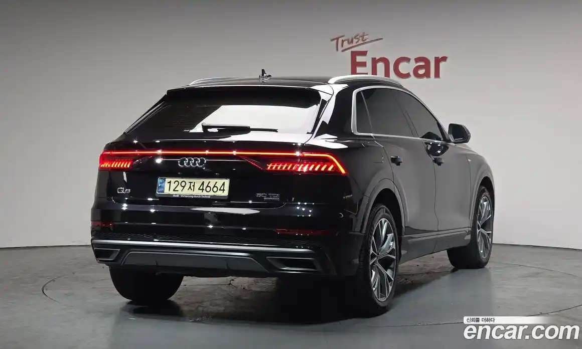 Audi Q8 2021 3.0 Автомат в Москве № 343733, фото 17