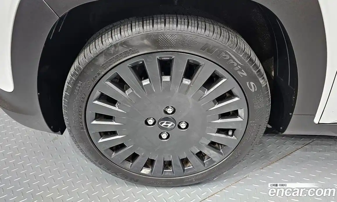 Hyundai Casper 2023 1.0 Автомат в Москве № 42870, фото 19