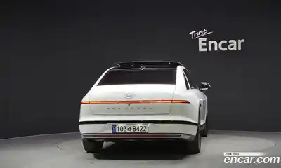 Hyundai Grandeur 2023 2.5 Автомат в Москве № 49913, миниатюра 2