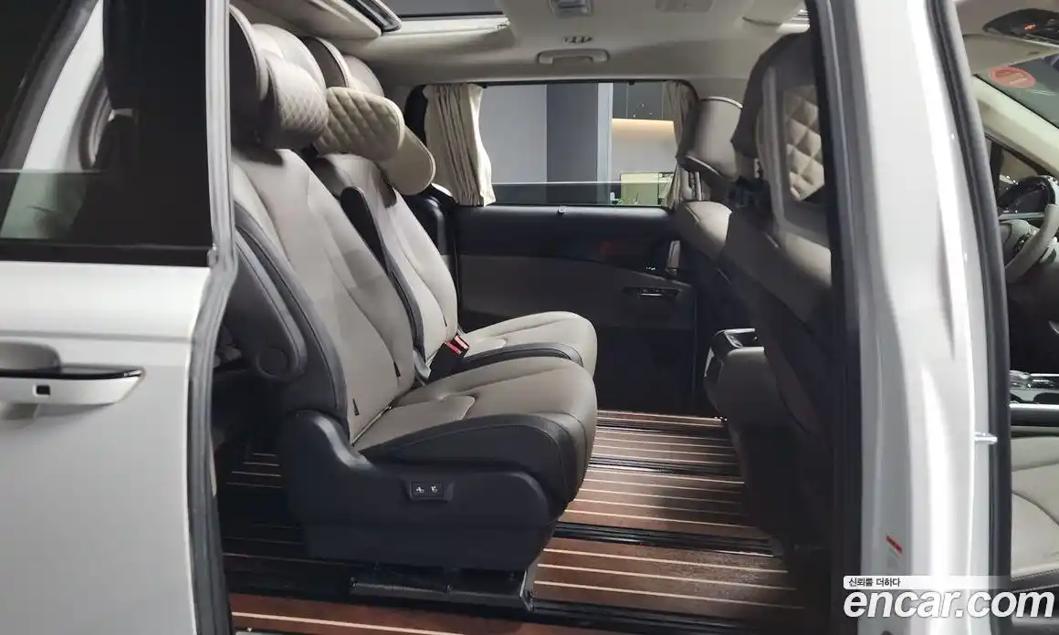 Kia Canival 2024 3.5 Автомат в Москве № 55247, фото 8